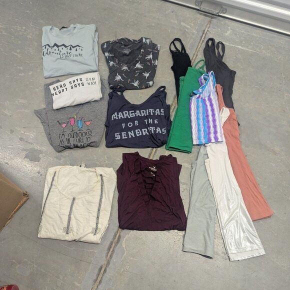 Women's Large 14 Pre-Owned Bundle of Tops Tanks Tshirts - Picture 1 of 7